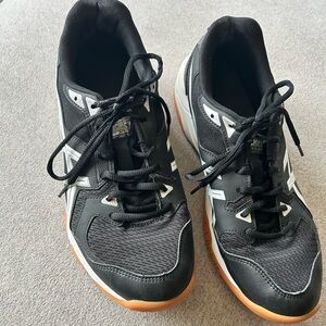 Asics Gel Rocket Women’s size 11 EXCELLENT